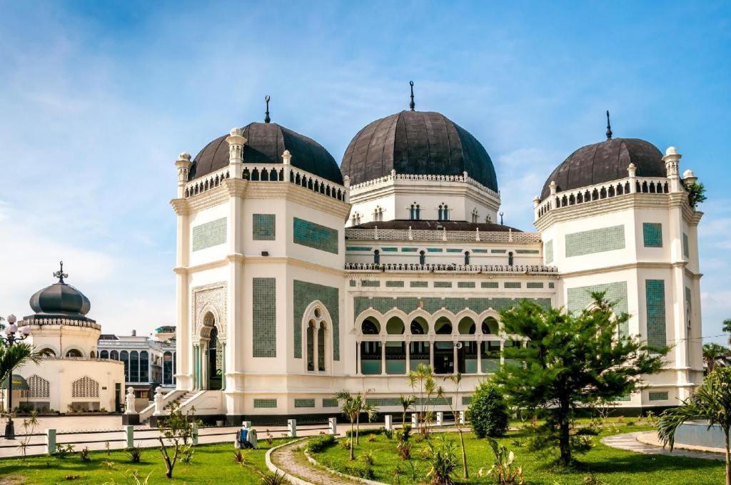 The Sulthan Darussalam Medan Exterior foto